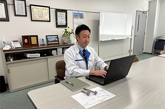 営業部 部長　R・H